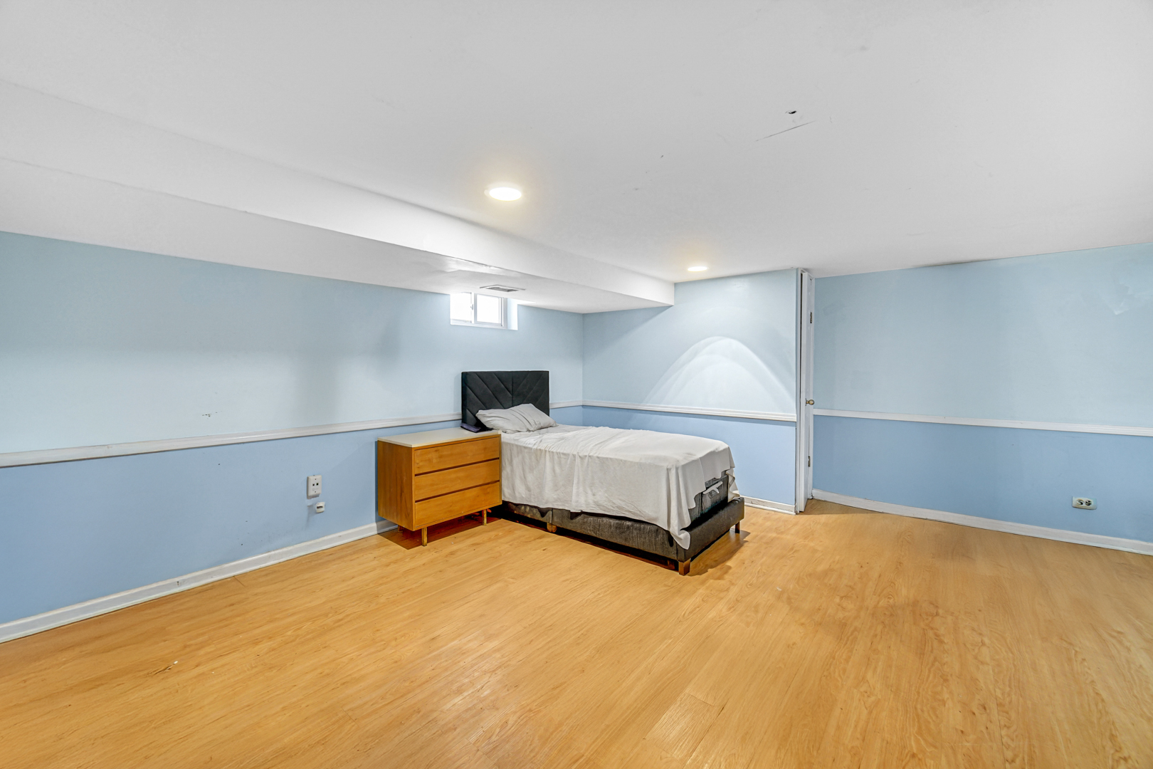 3210 N Narragansett Avenue, Chicago, IL 60634