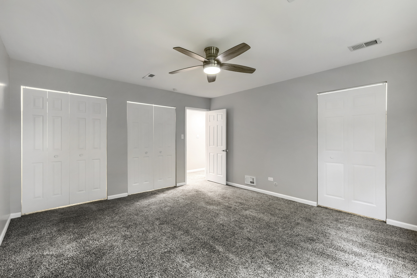 7640 Cork Avenue, Justice, IL 60458