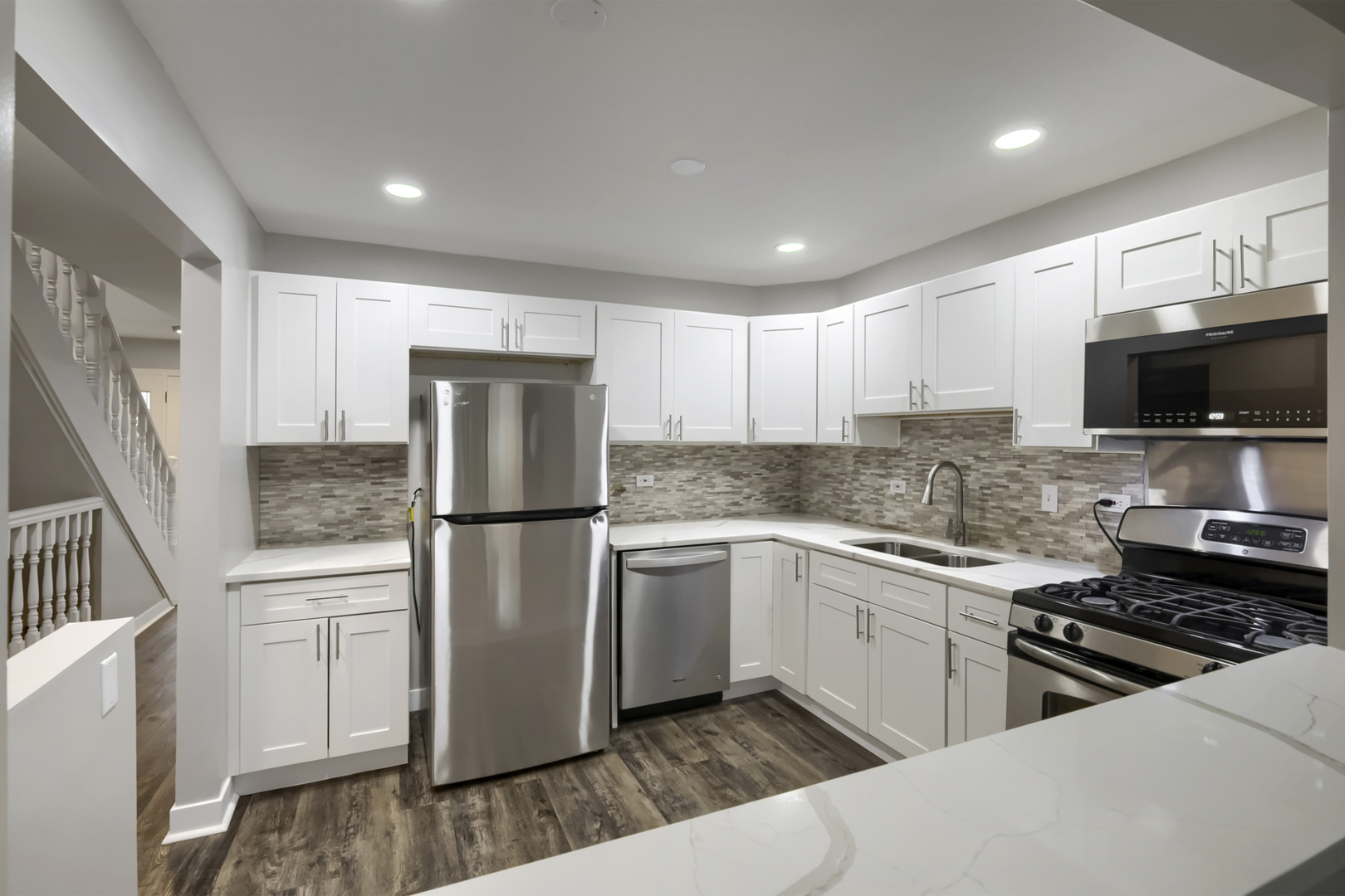 7640 Cork Avenue, Justice, IL 60458