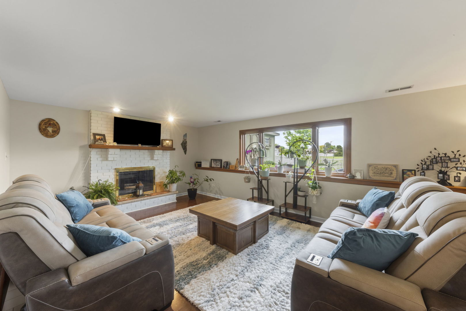 9040 Frances Lane, Orland Park, IL 60462