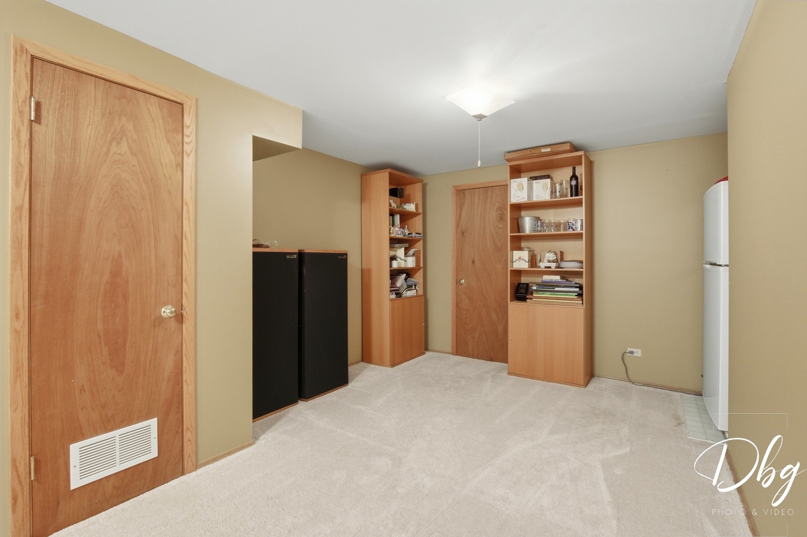 7 E Dahlia Lane, Round Lake Beach, IL 60073