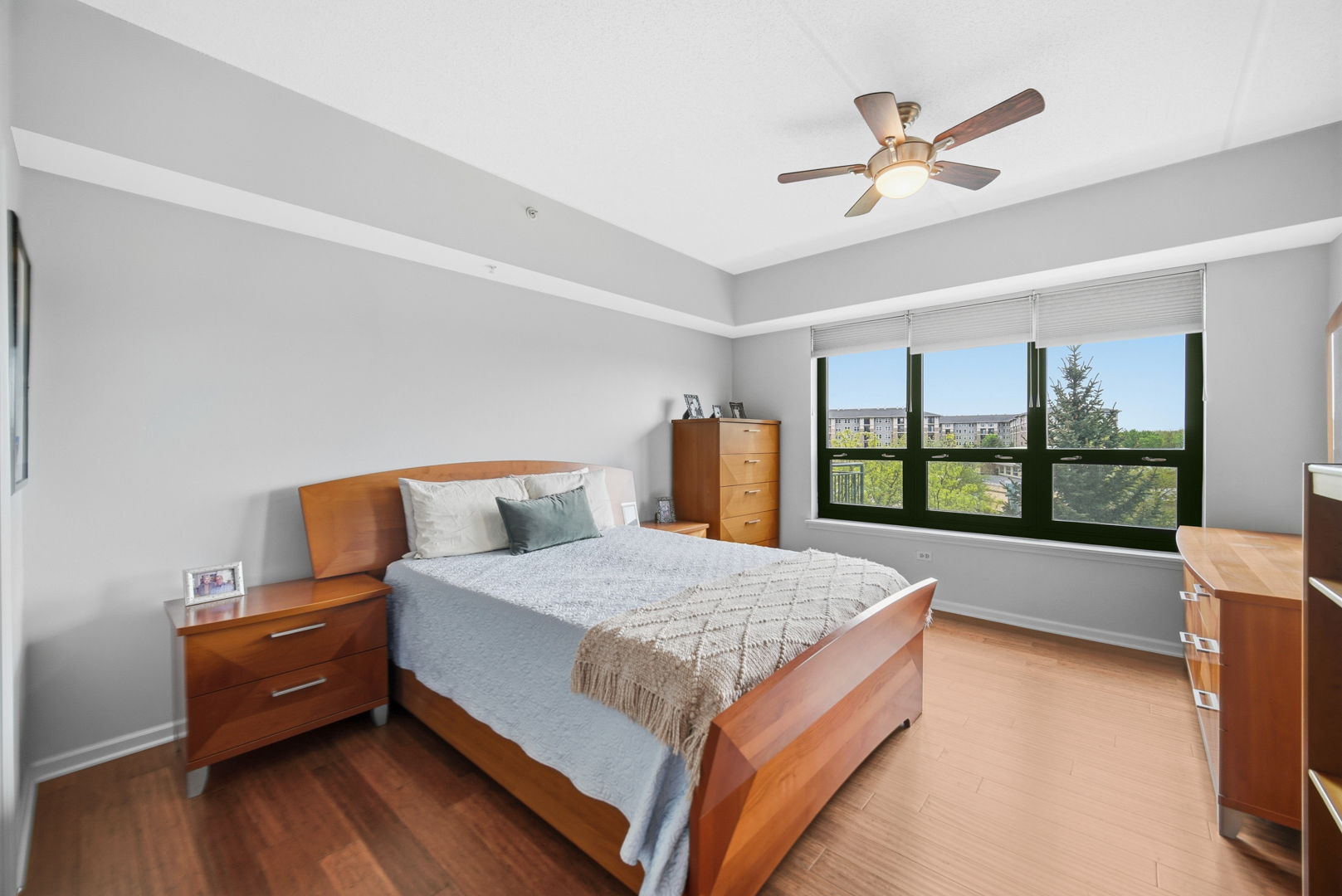 6420 DOUBLE EAGLE Drive #414, Woodridge, IL 60517