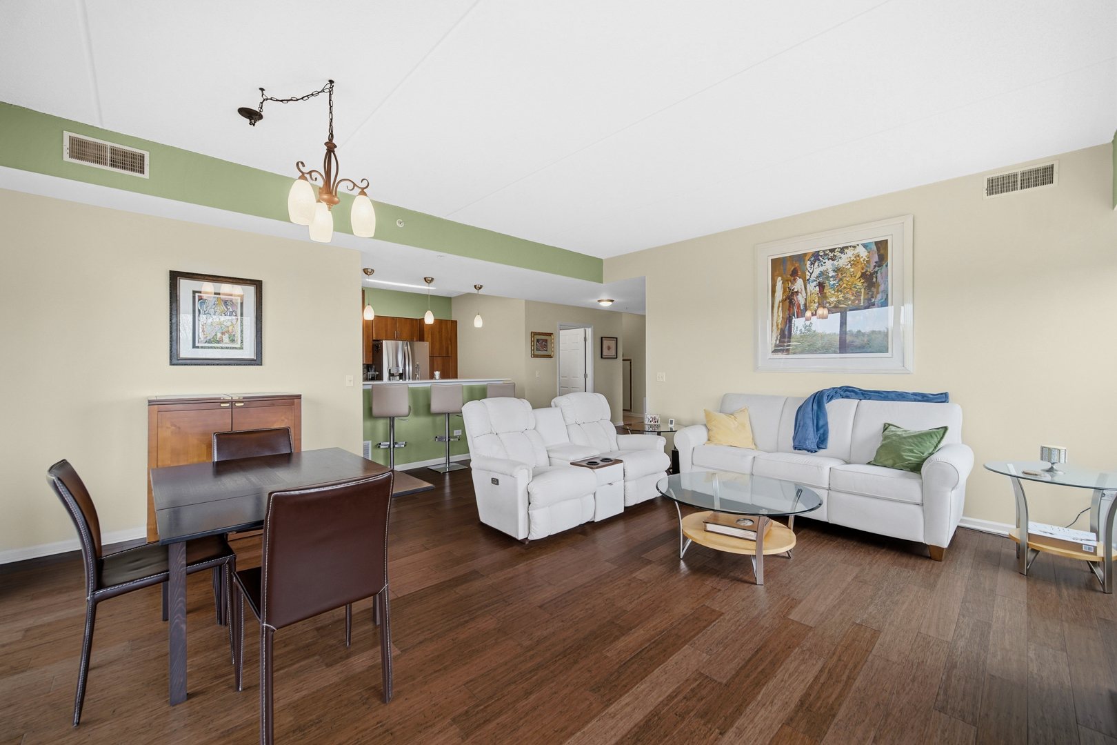 6420 DOUBLE EAGLE Drive #414, Woodridge, IL 60517
