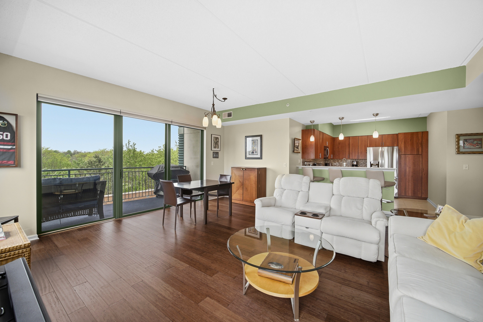 6420 DOUBLE EAGLE Drive #414, Woodridge, IL 60517