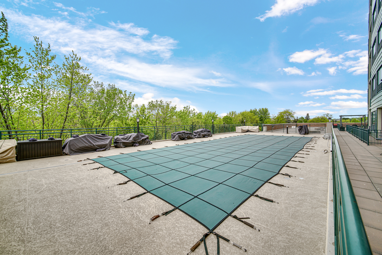 6420 DOUBLE EAGLE Drive #414, Woodridge, IL 60517