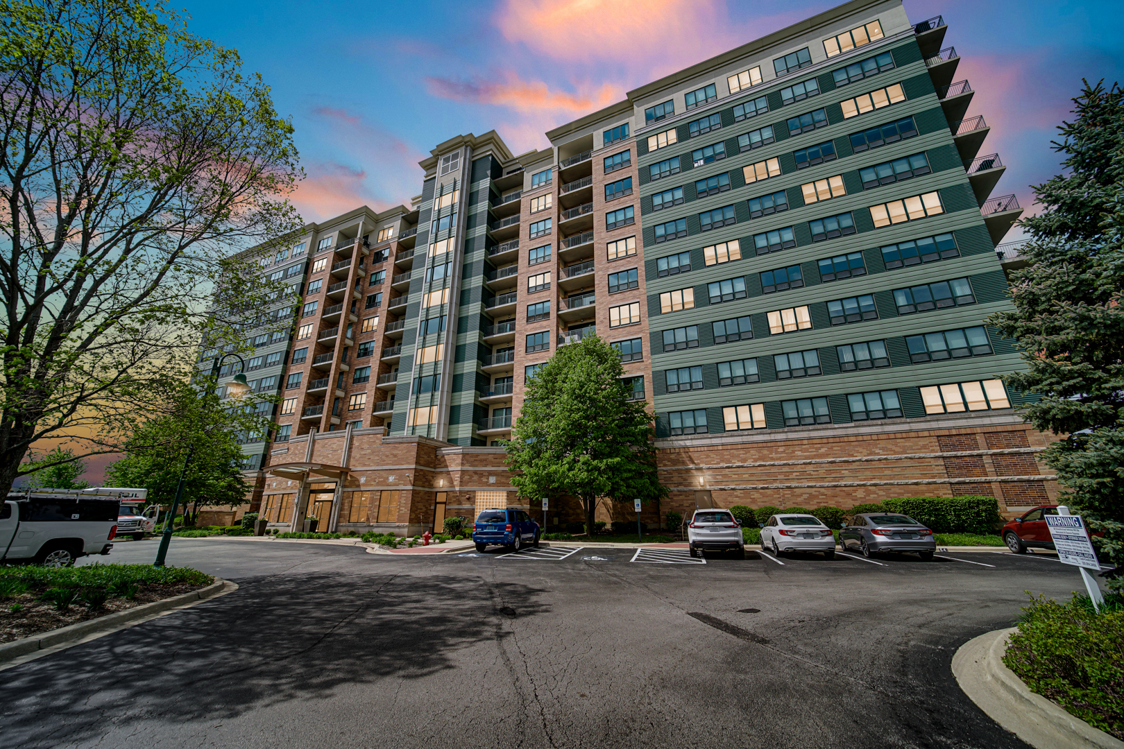 6420 DOUBLE EAGLE Drive #414, Woodridge, IL 60517