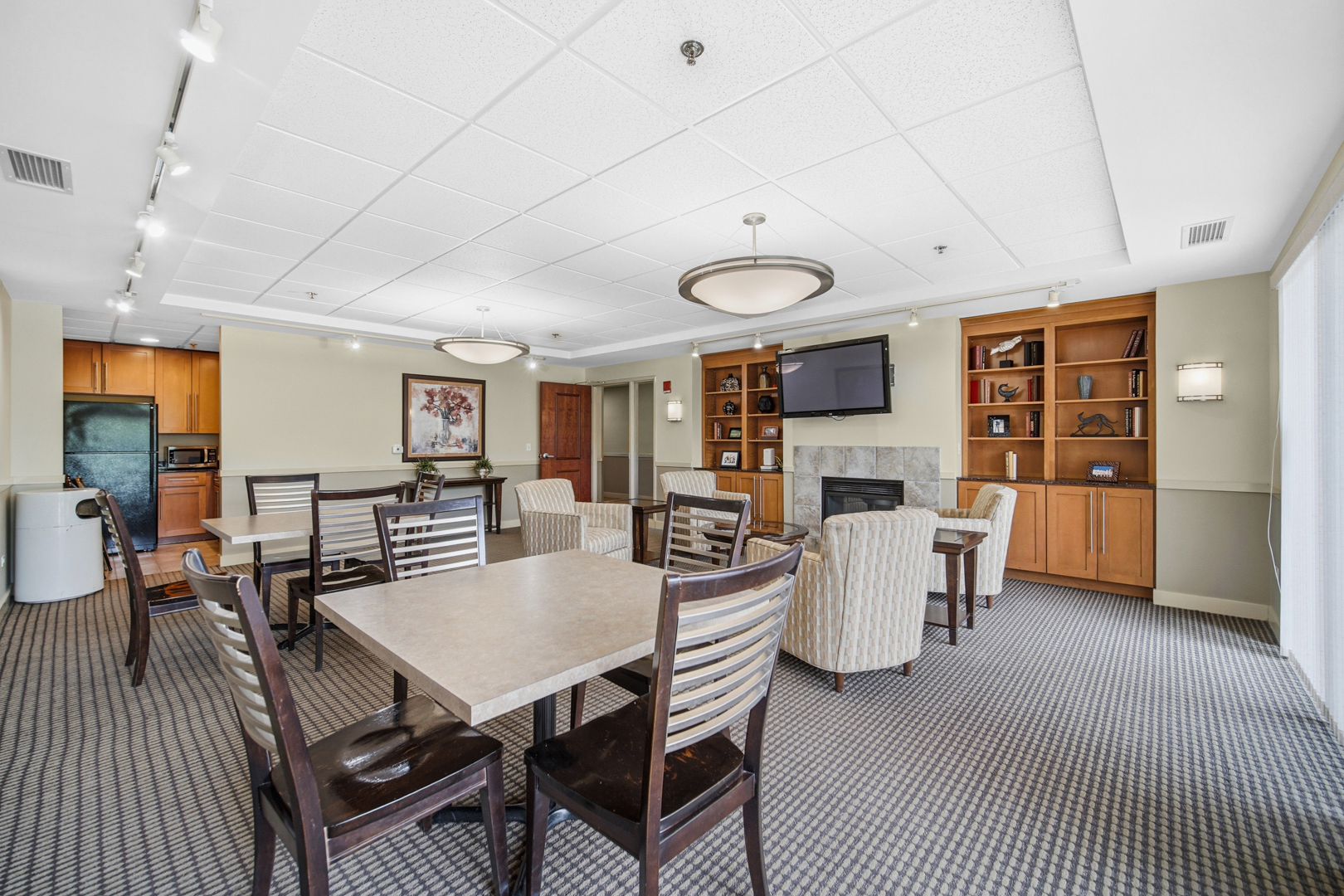 6420 DOUBLE EAGLE Drive #414, Woodridge, IL 60517