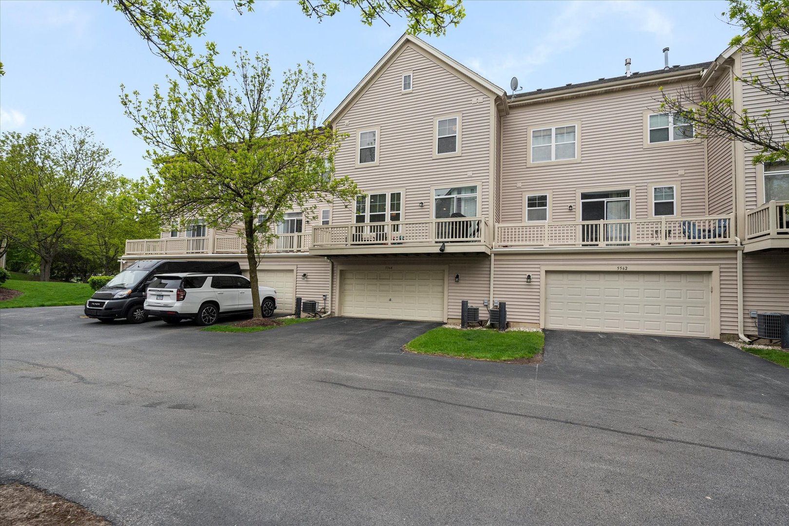 5564 Cloverdale Road, Hanover Park, IL 60133