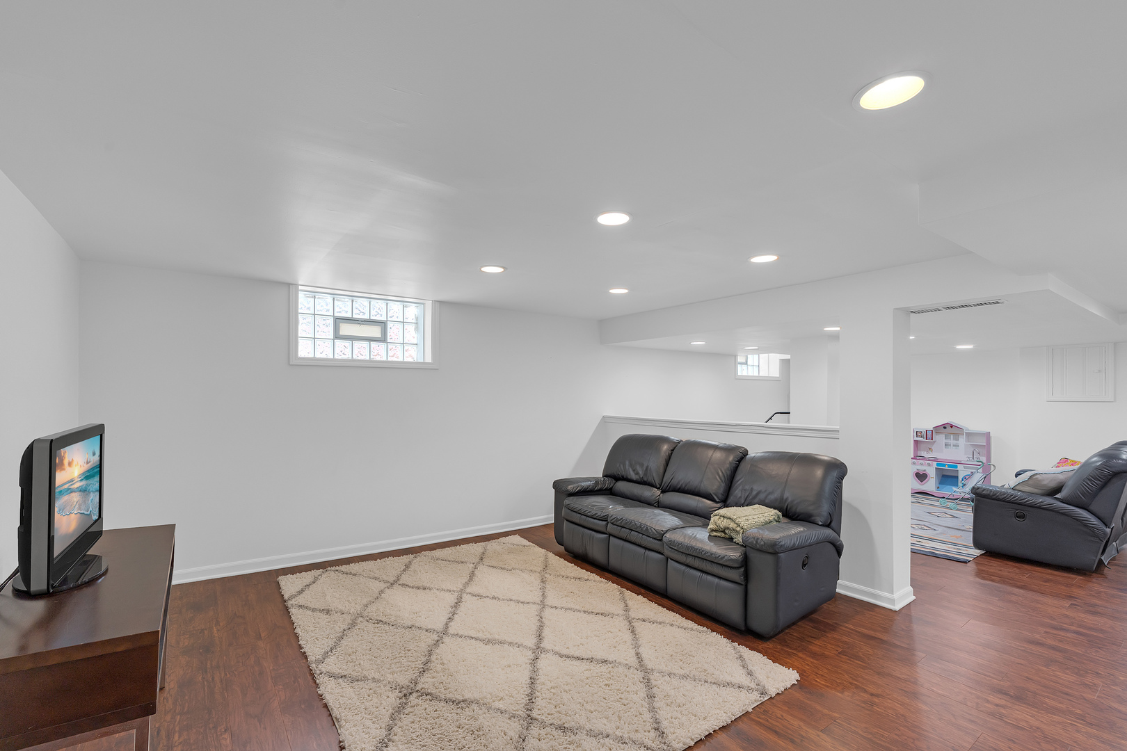 9150 S Hoyne Avenue, Chicago, IL 60643