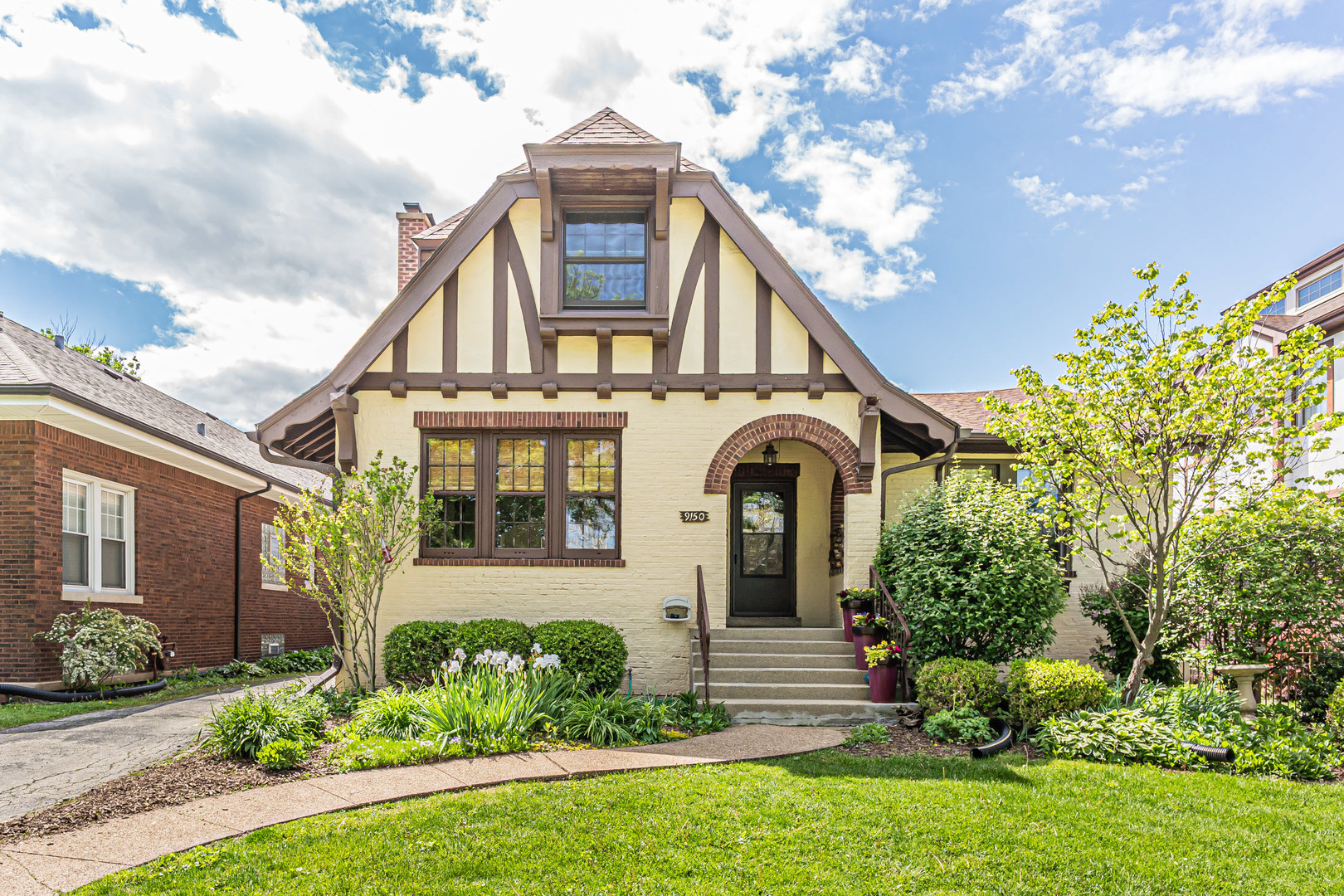 9150 S Hoyne Avenue, Chicago, IL 60643