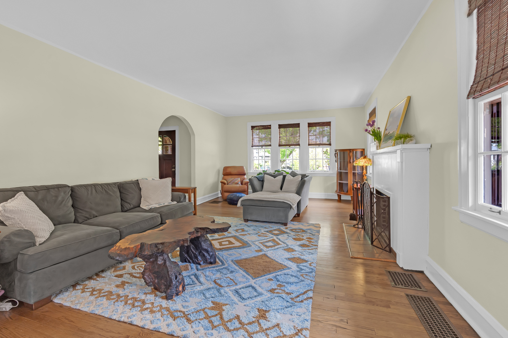 9150 S Hoyne Avenue, Chicago, IL 60643