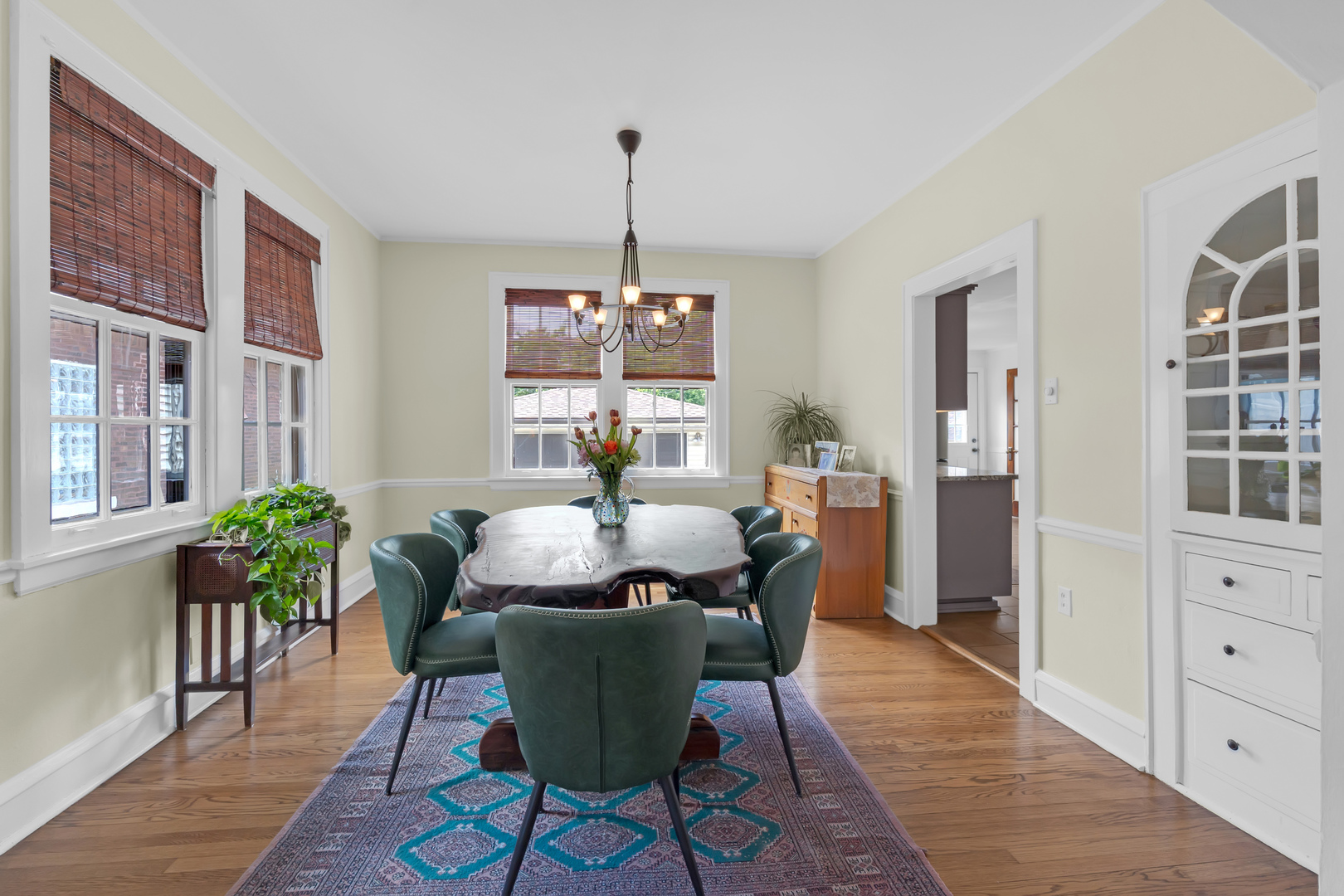 9150 S Hoyne Avenue, Chicago, IL 60643