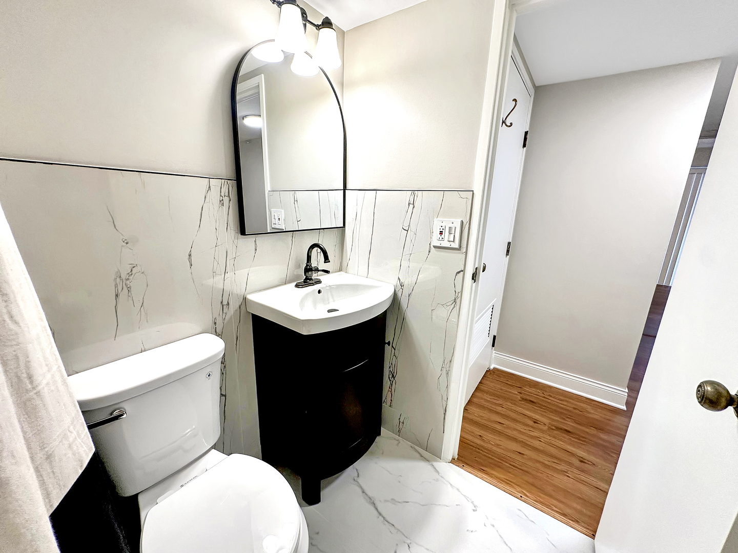500 Redondo Drive #202, Downers Grove, IL 60516