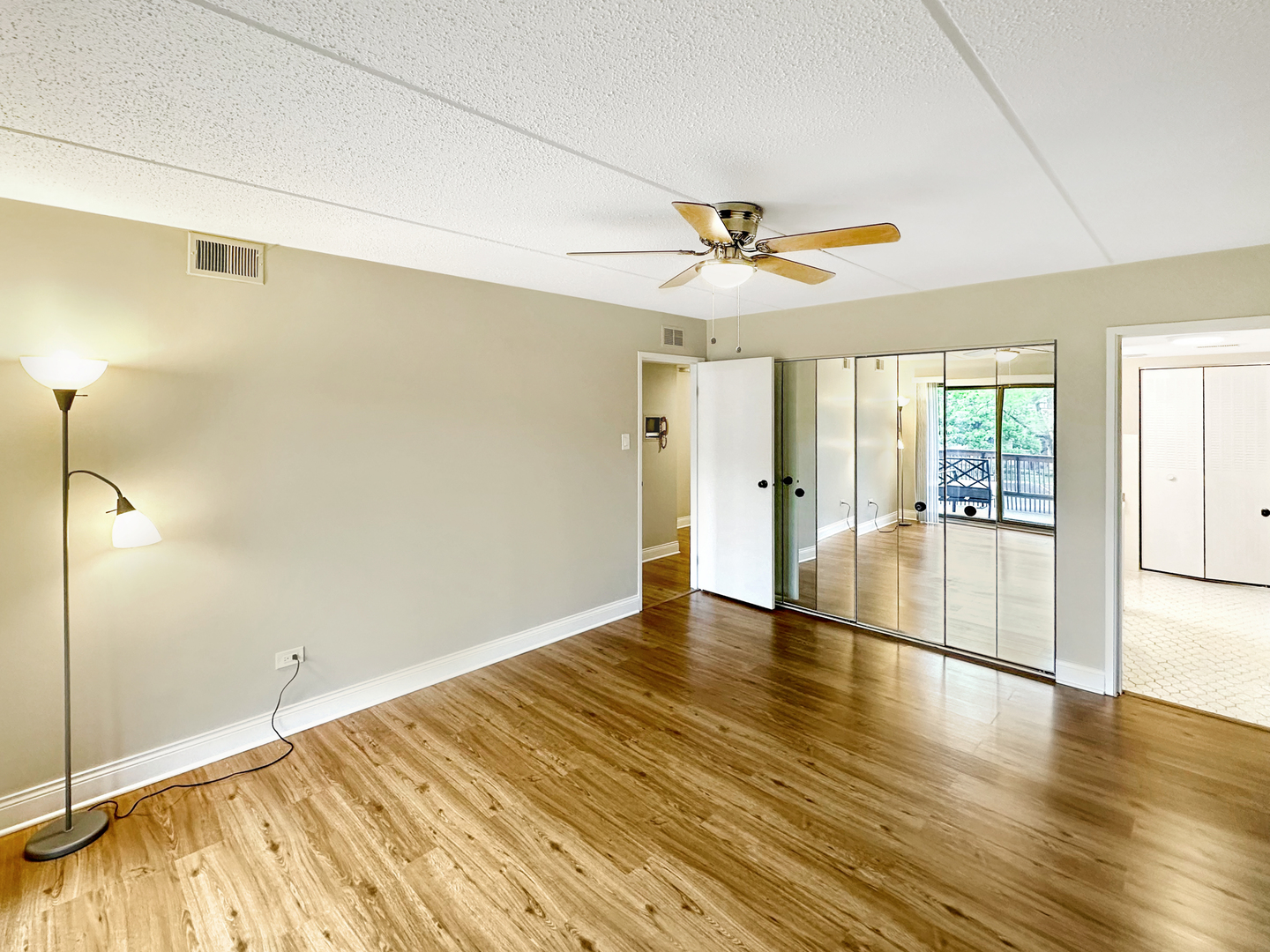 500 Redondo Drive #202, Downers Grove, IL 60516