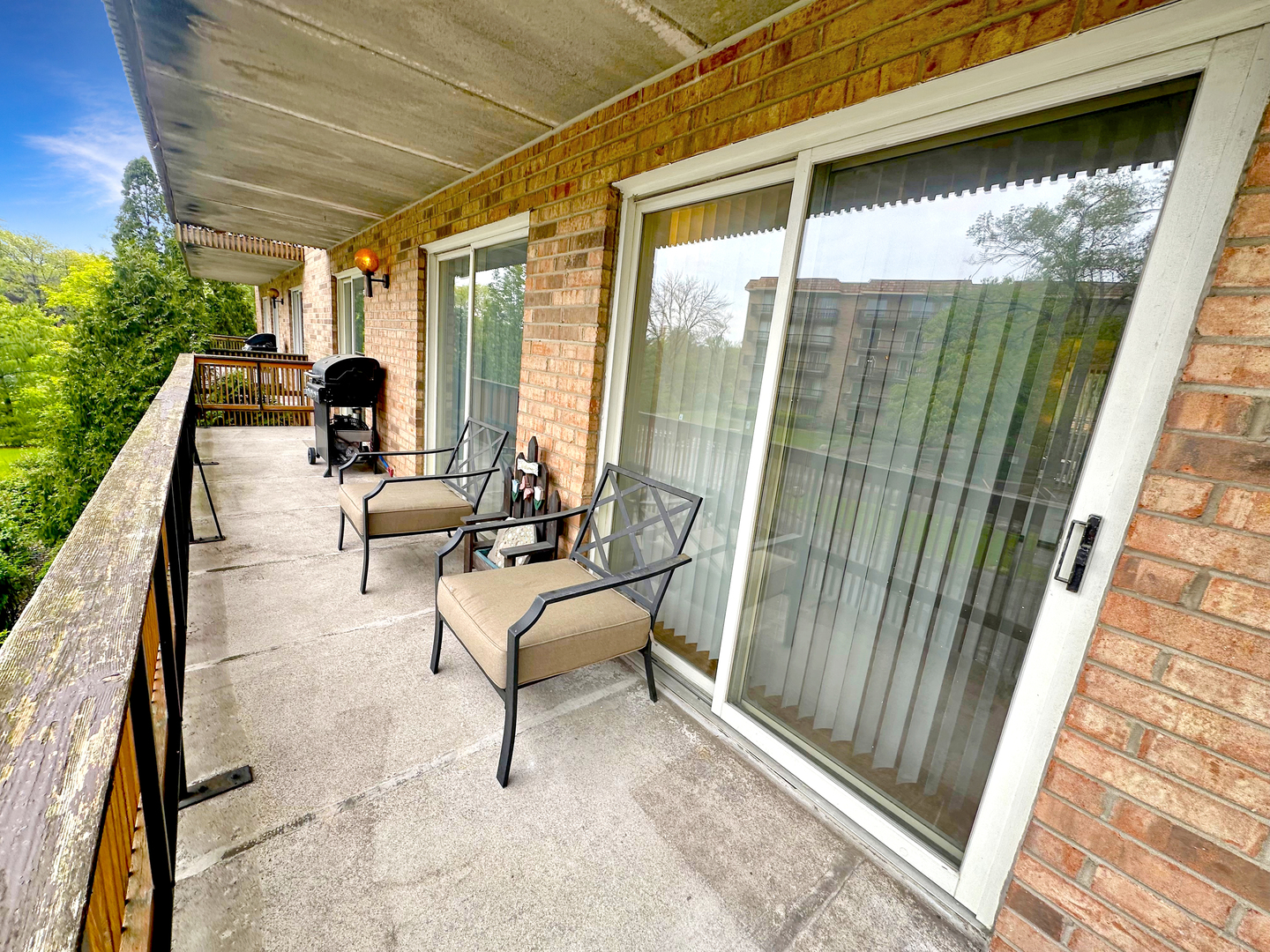 500 Redondo Drive #202, Downers Grove, IL 60516