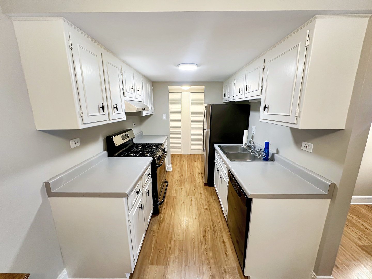 500 Redondo Drive #202, Downers Grove, IL 60516
