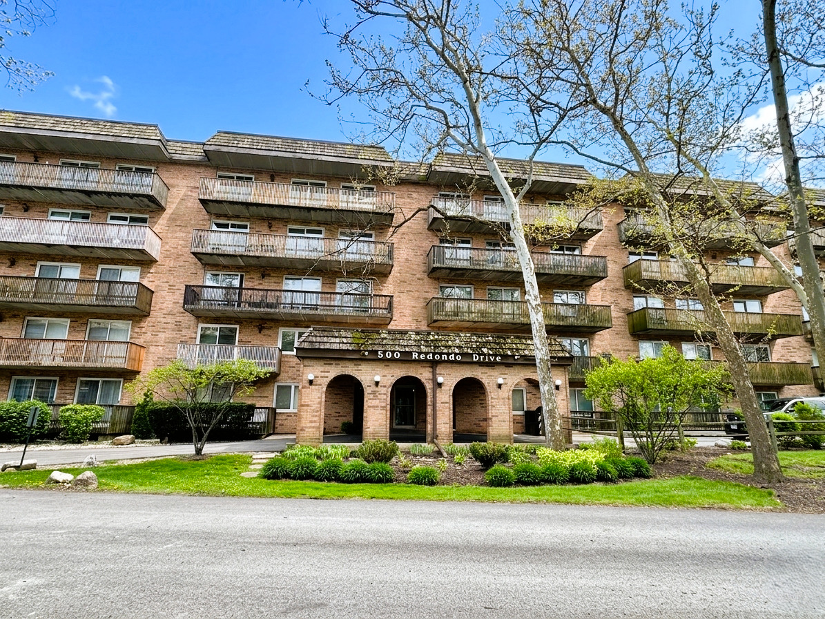 500 Redondo Drive #202, Downers Grove, IL 60516