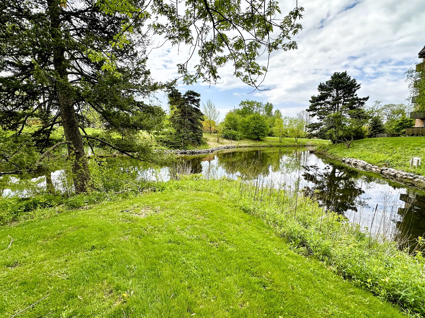 500 Redondo Drive #202, Downers Grove, IL 60516