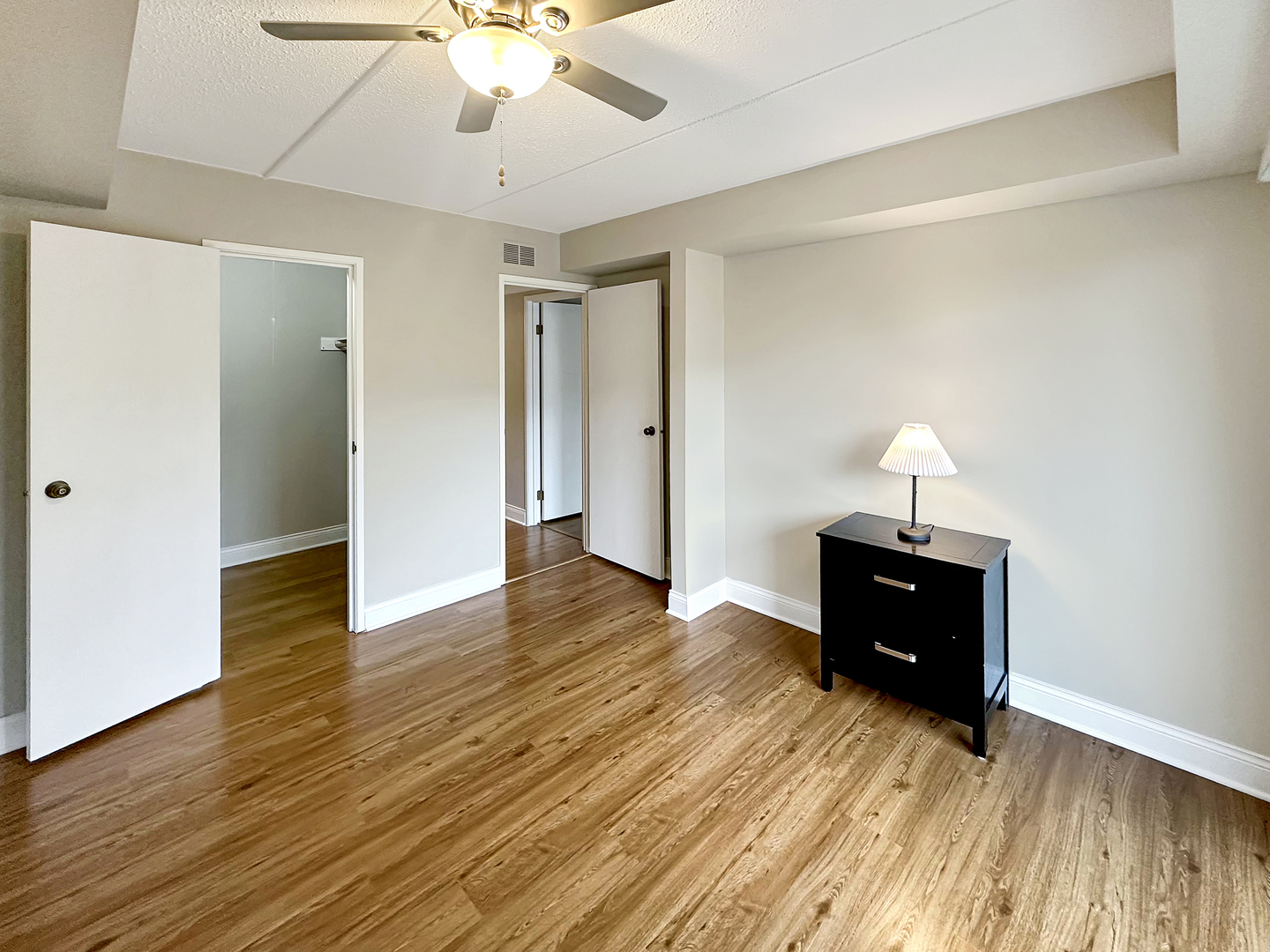 500 Redondo Drive #202, Downers Grove, IL 60516