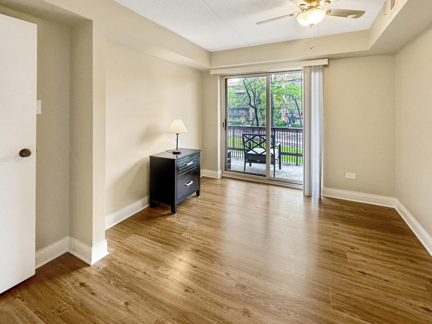 500 Redondo Drive #202, Downers Grove, IL 60516
