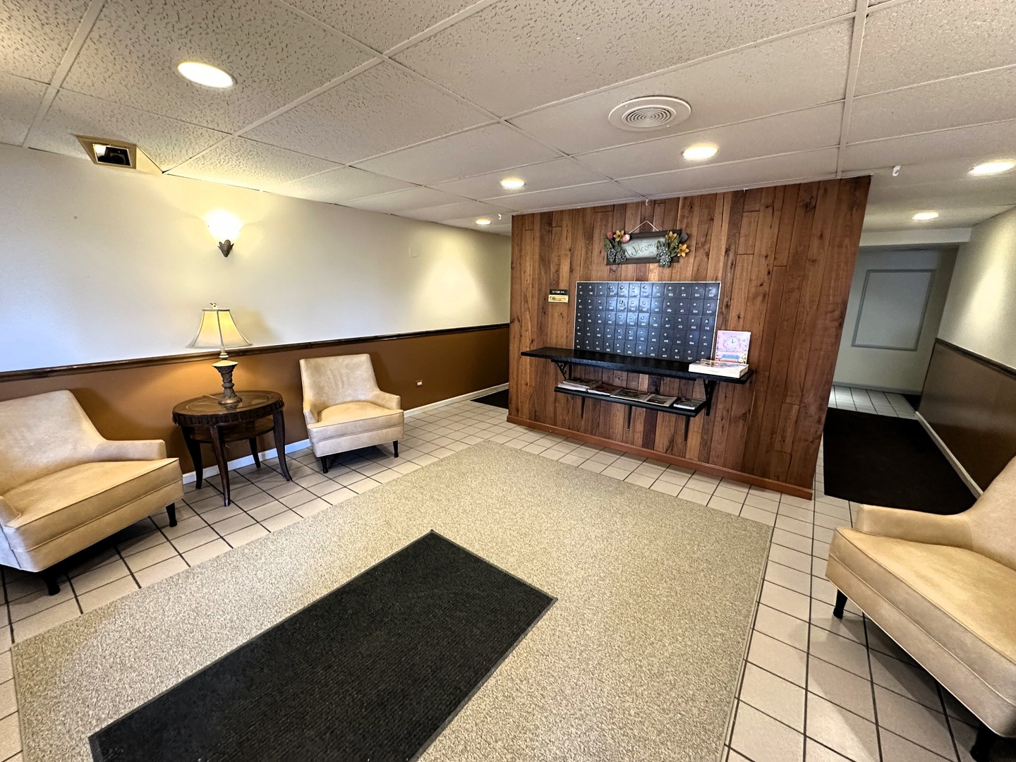 500 Redondo Drive #202, Downers Grove, IL 60516