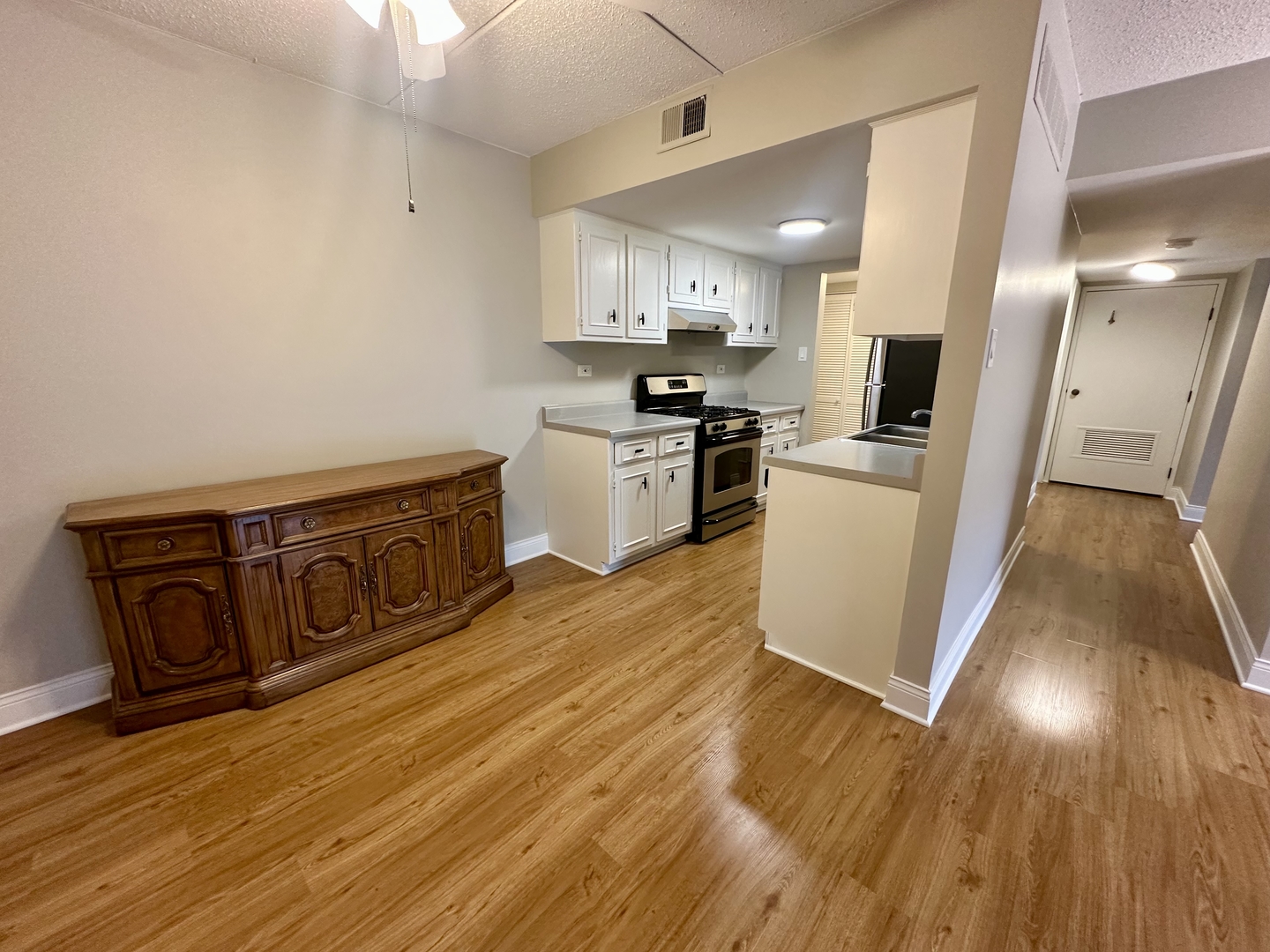 500 Redondo Drive #202, Downers Grove, IL 60516