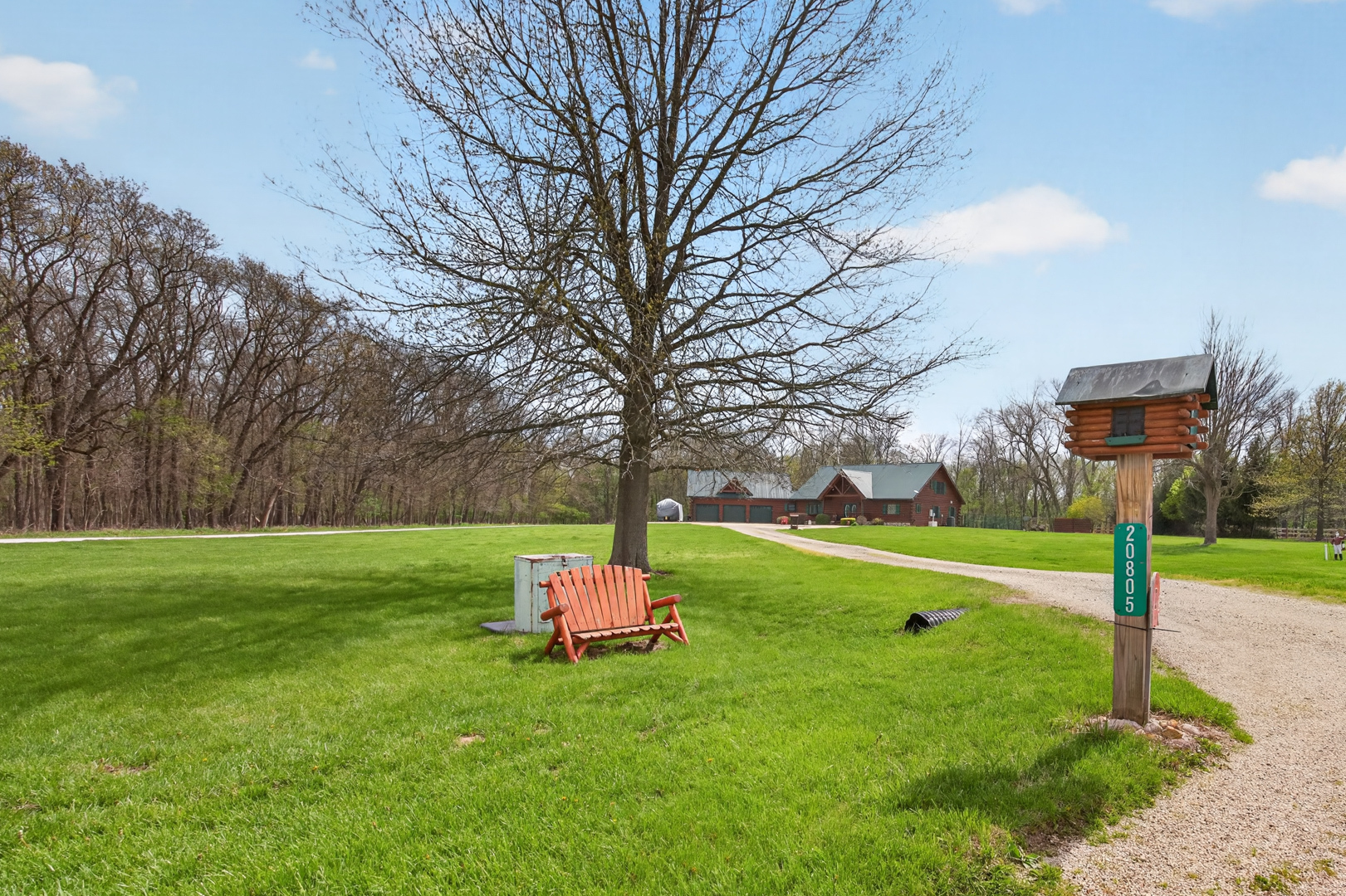 20805 Mackinaw Bluffs Road, Lexington, IL 61753