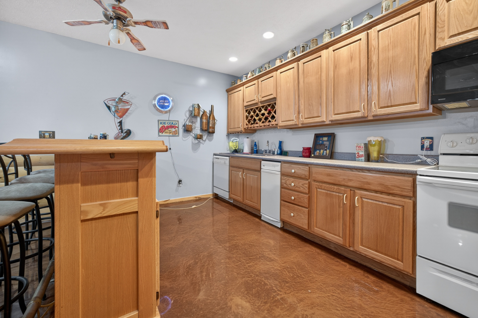 20805 Mackinaw Bluffs Road, Lexington, IL 61753