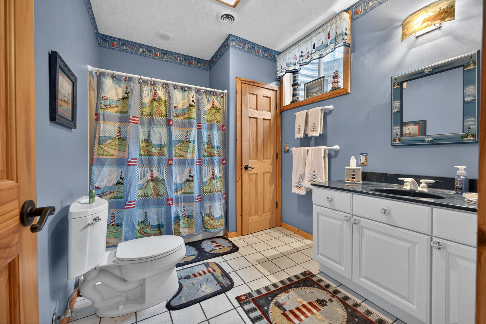 20805 Mackinaw Bluffs Road, Lexington, IL 61753