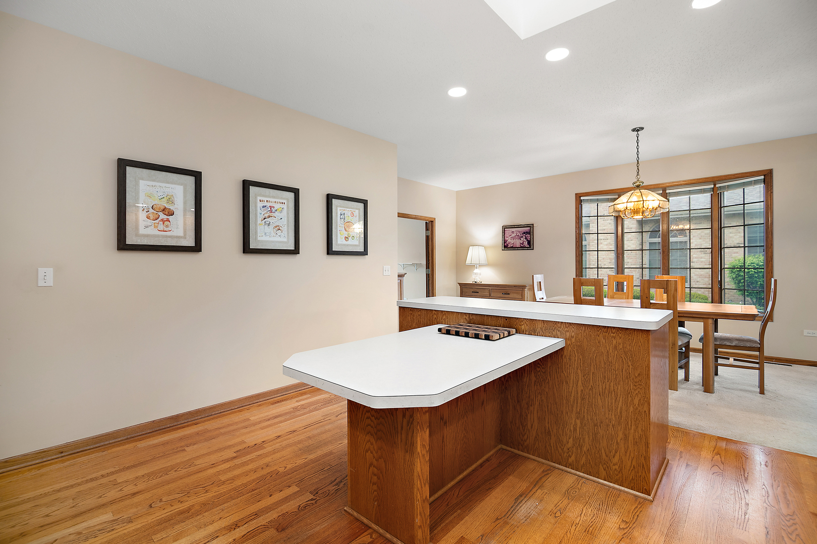 21205 Arbour Walk Drive, Frankfort, IL 60423