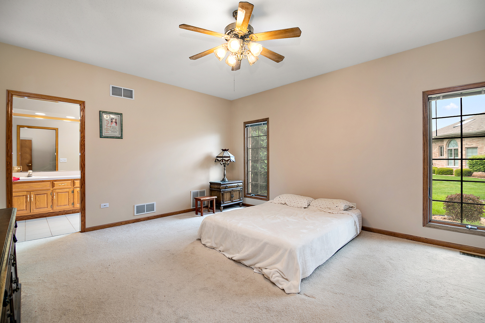 21205 Arbour Walk Drive, Frankfort, IL 60423