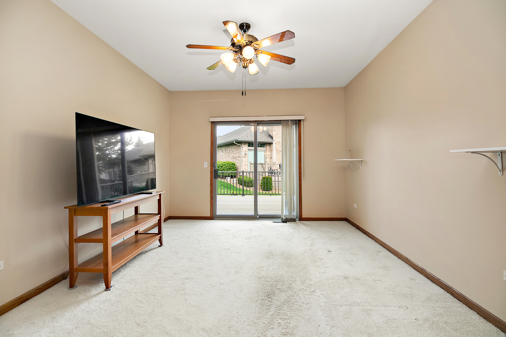 21205 Arbour Walk Drive, Frankfort, IL 60423