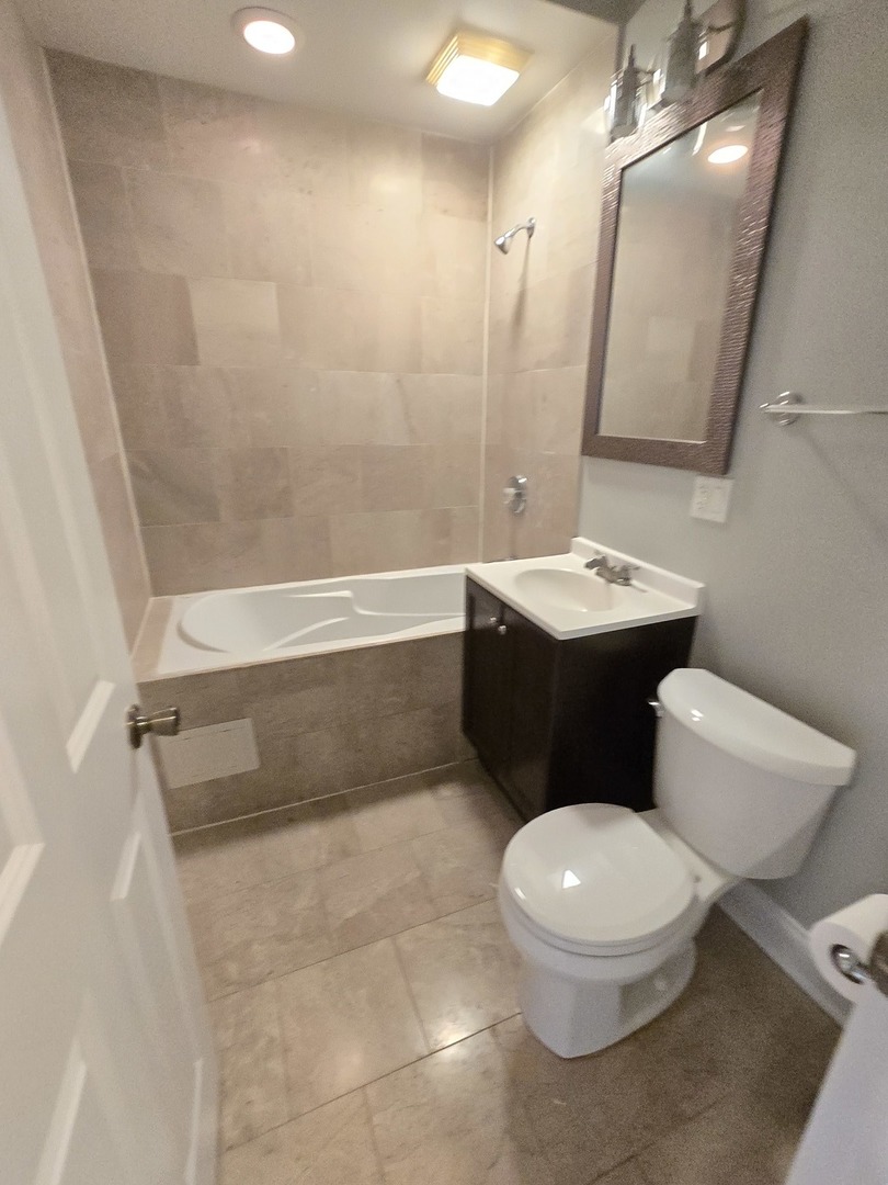 1937 W Granville Avenue #1GE, Chicago, IL 60660
