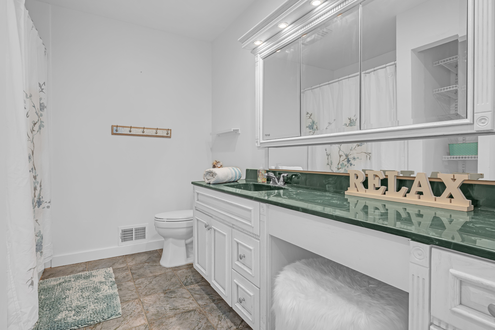 744 OLD BARN Road #A, Lake Barrington, IL 60010