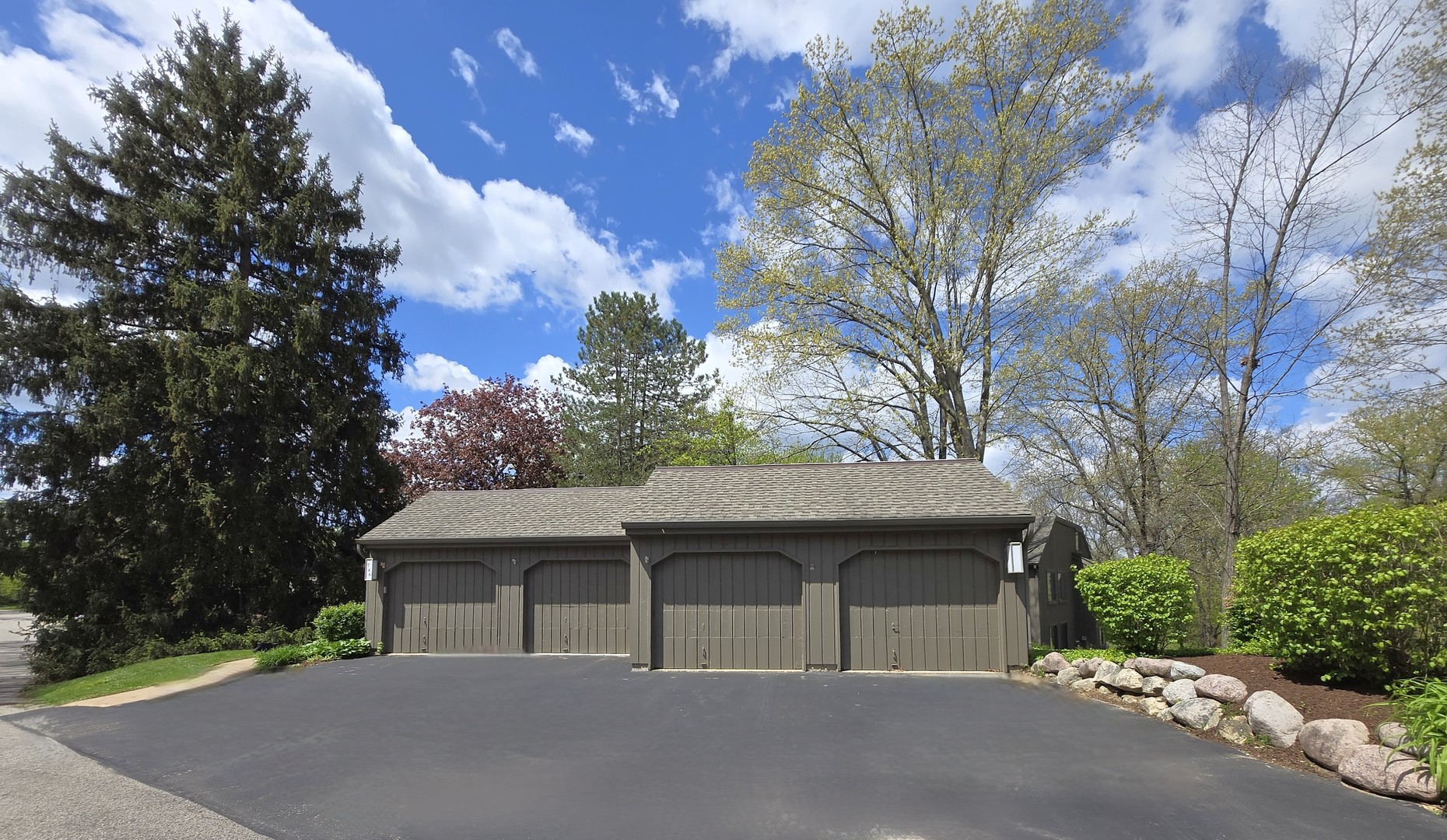 744 OLD BARN Road #A, Lake Barrington, IL 60010