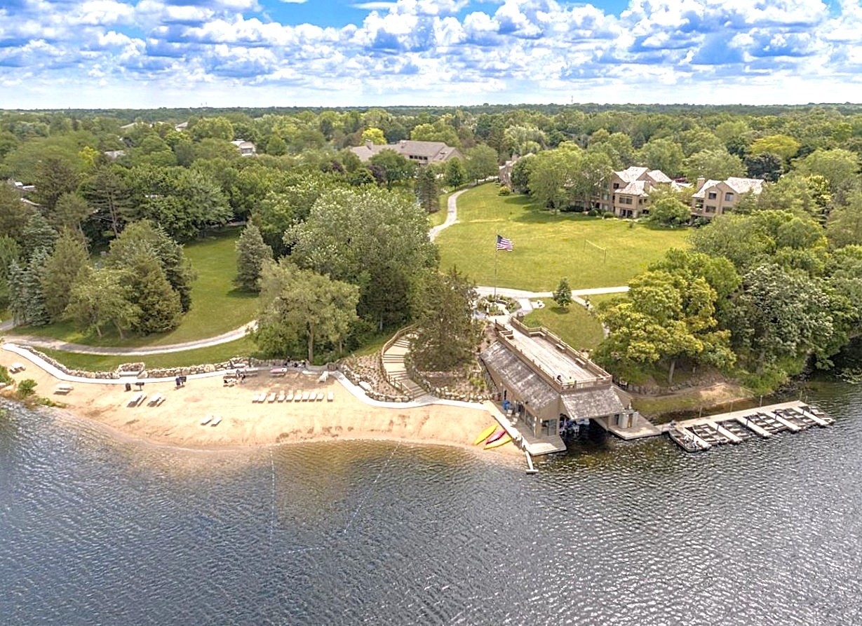 744 OLD BARN Road #A, Lake Barrington, IL 60010