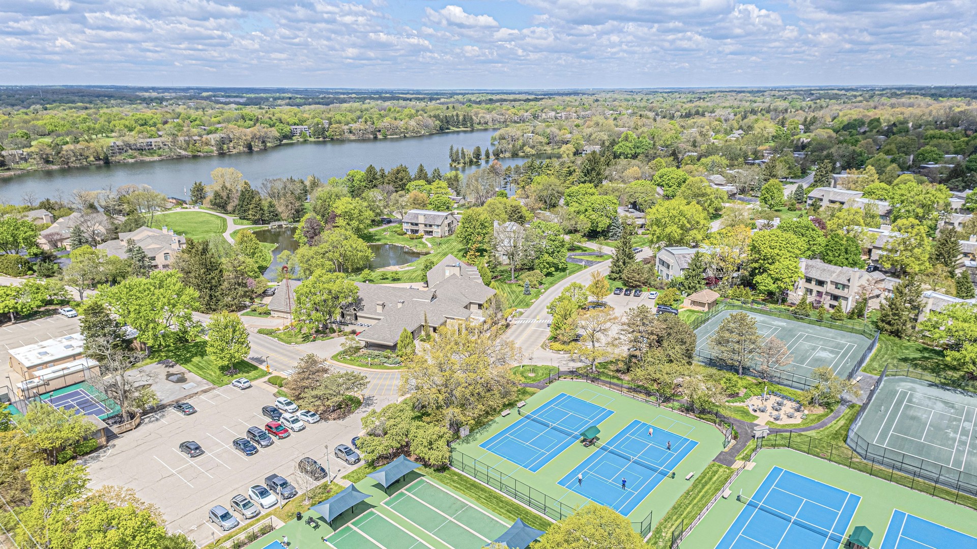744 OLD BARN Road #A, Lake Barrington, IL 60010