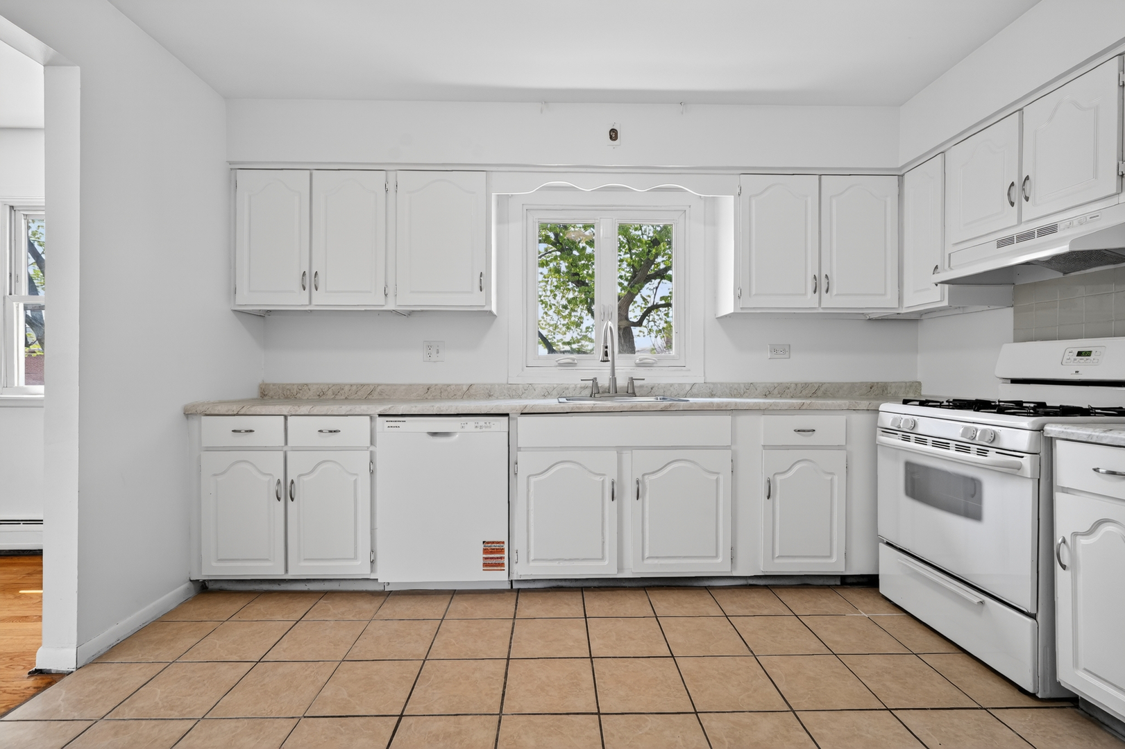 4420 VERNON Avenue, Brookfield, IL 60513