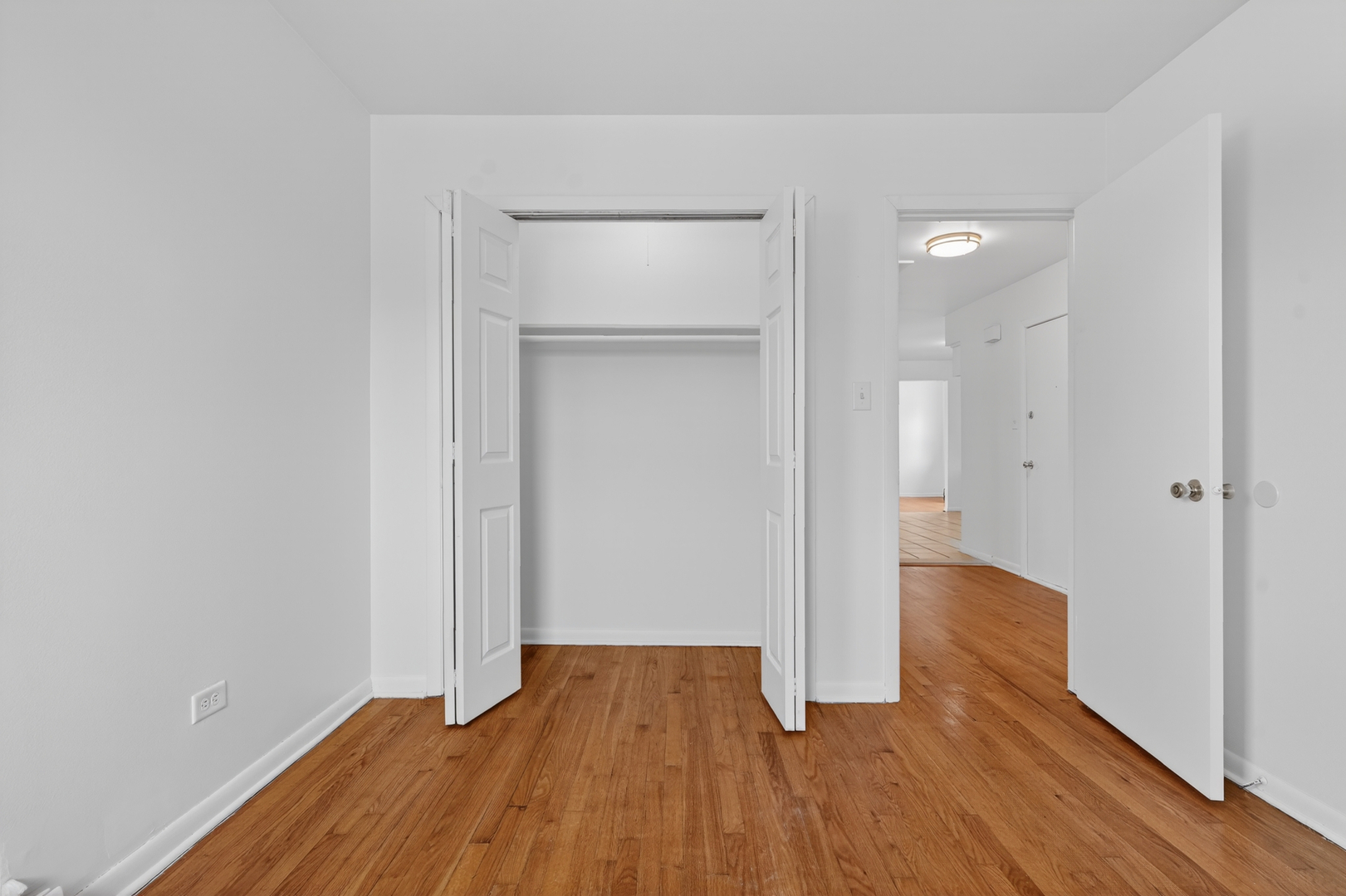 4420 VERNON Avenue, Brookfield, IL 60513