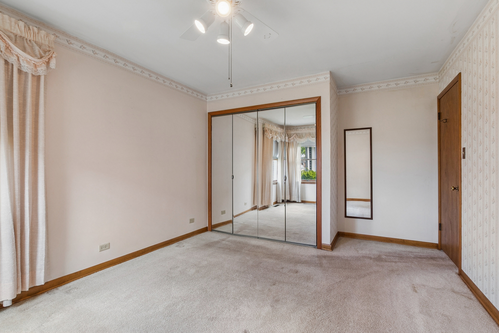11624 S Ridgeland Avenue, Worth, IL 60482