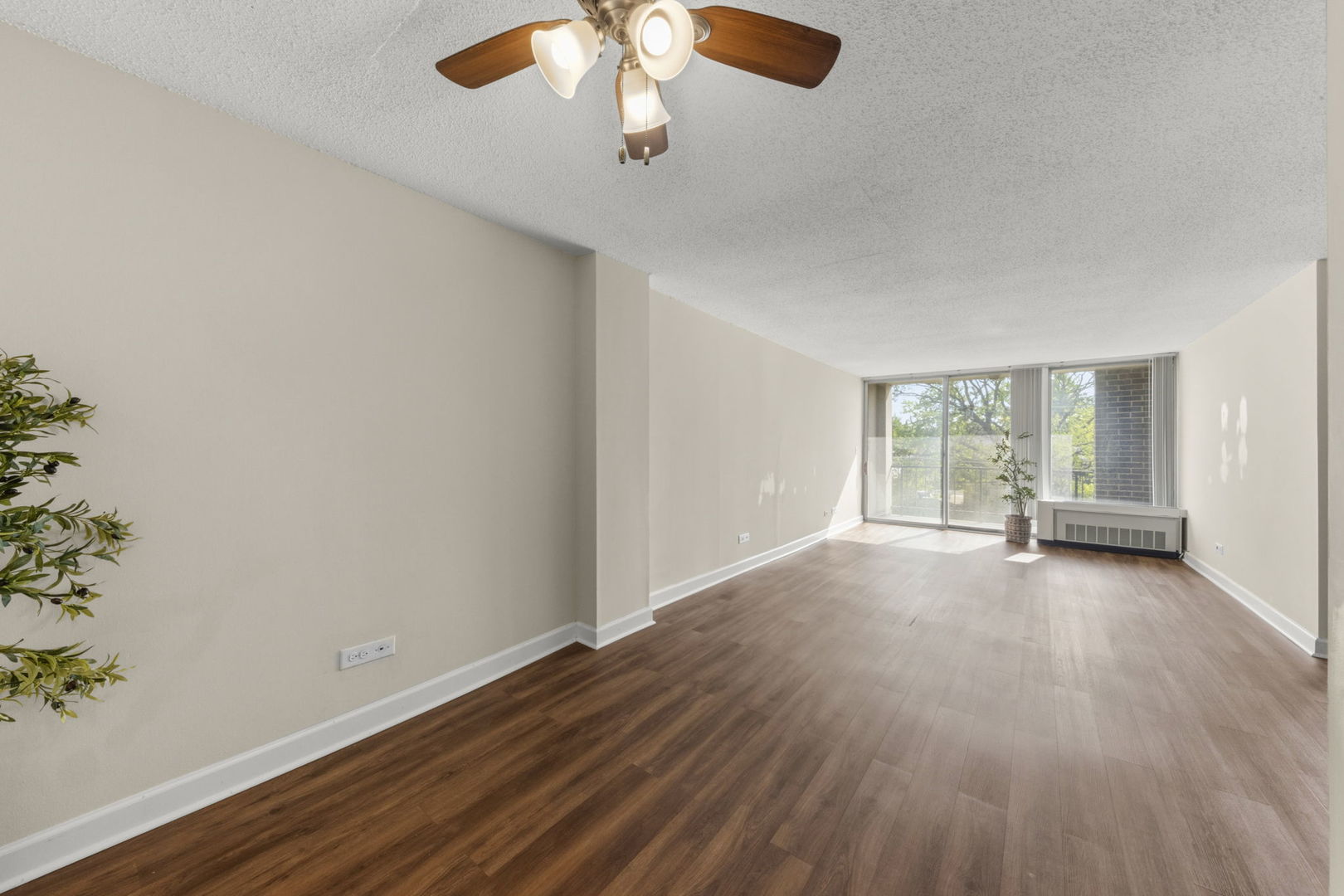 1043 S York Road #208, Bensenville, IL 60106