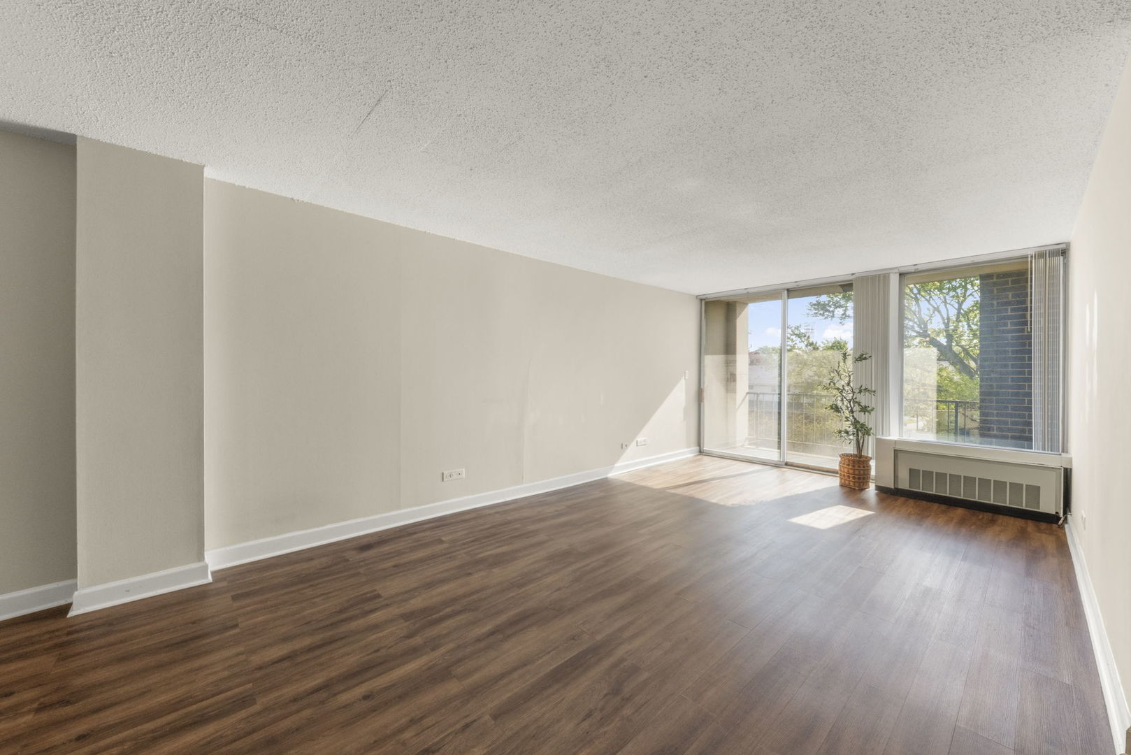 1043 S York Road #208, Bensenville, IL 60106
