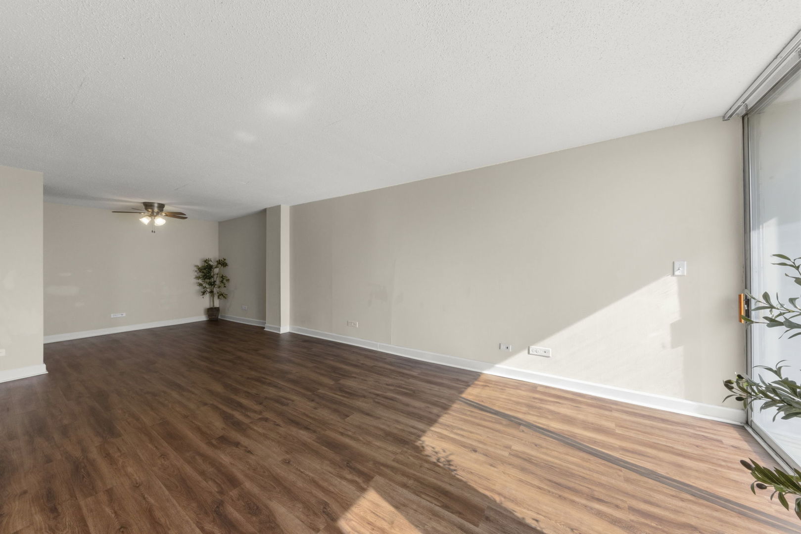 1043 S York Road #208, Bensenville, IL 60106