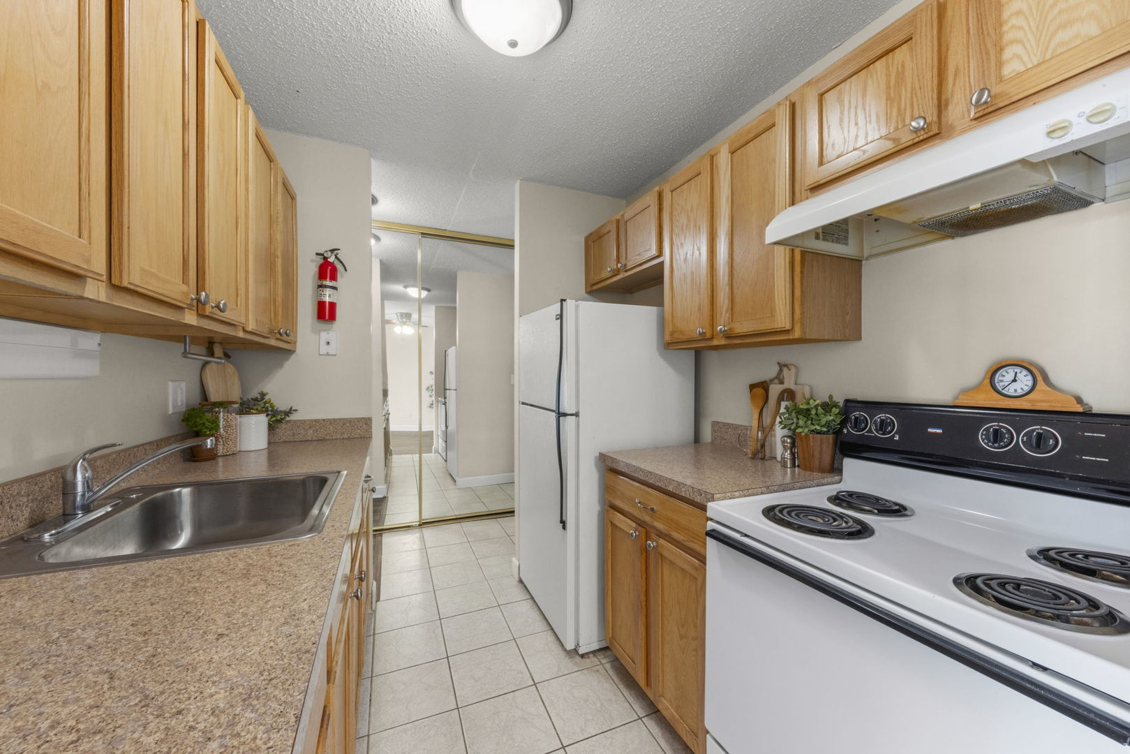 1043 S York Road #208, Bensenville, IL 60106