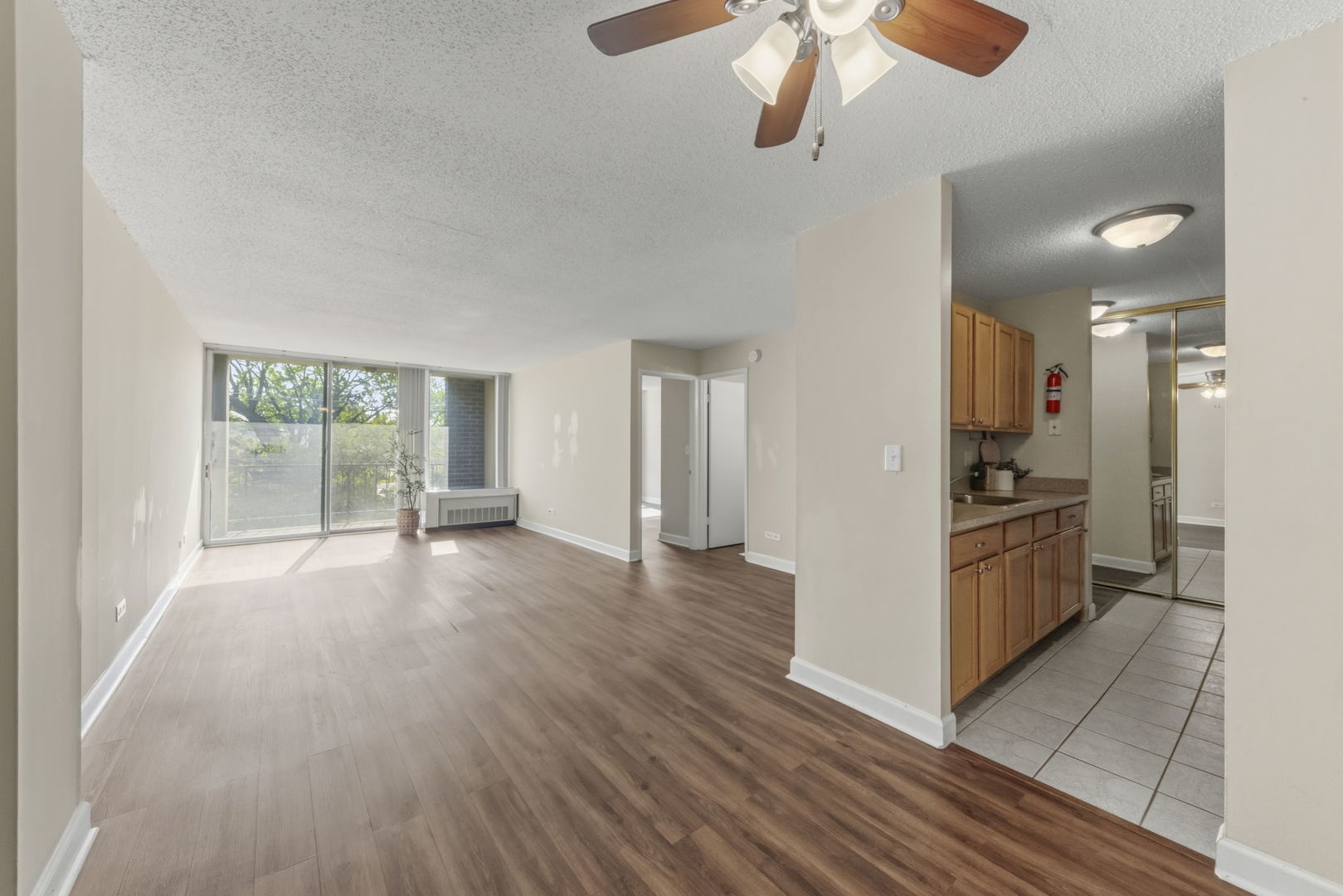 1043 S York Road #208, Bensenville, IL 60106
