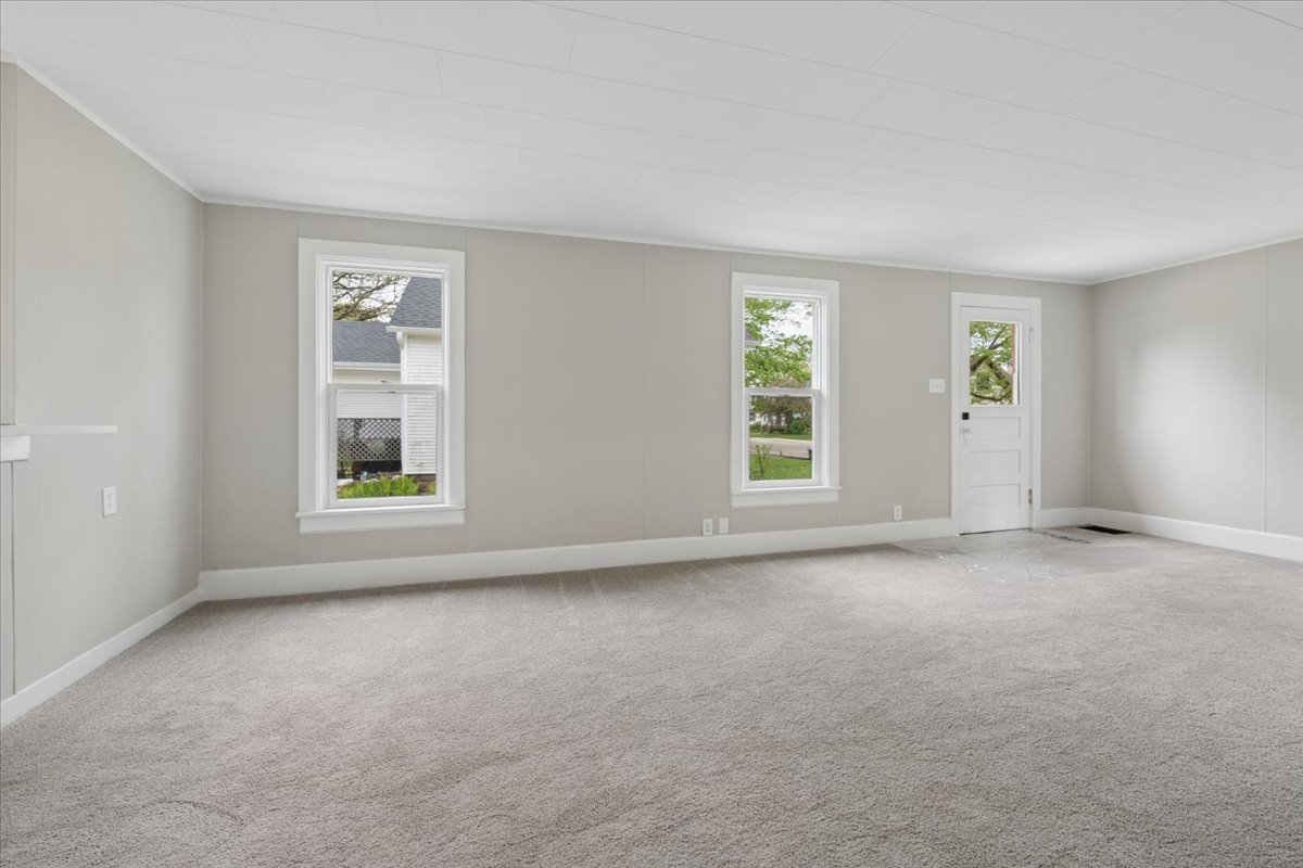405 S Grant Street, Earlville, IL 60518