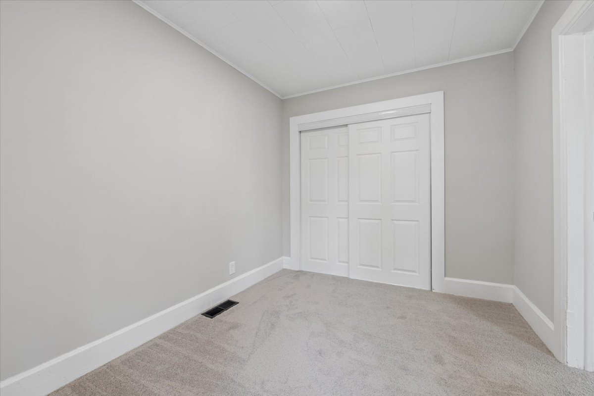 405 S Grant Street, Earlville, IL 60518