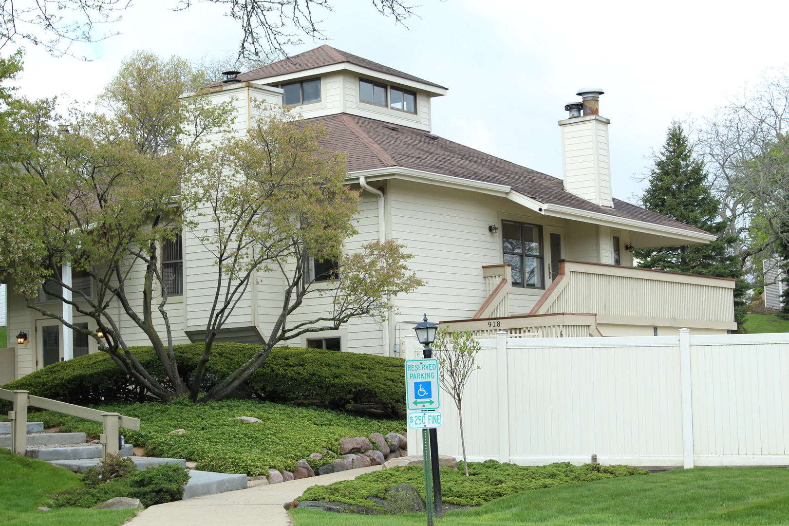 920 Vose Drive #402, Gurnee, IL 60031