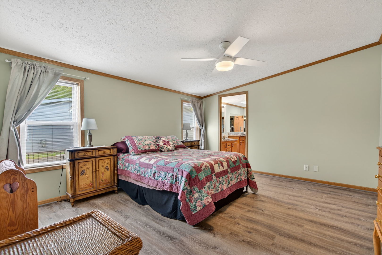 22533 S Woodside Drive, Channahon, IL 60410
