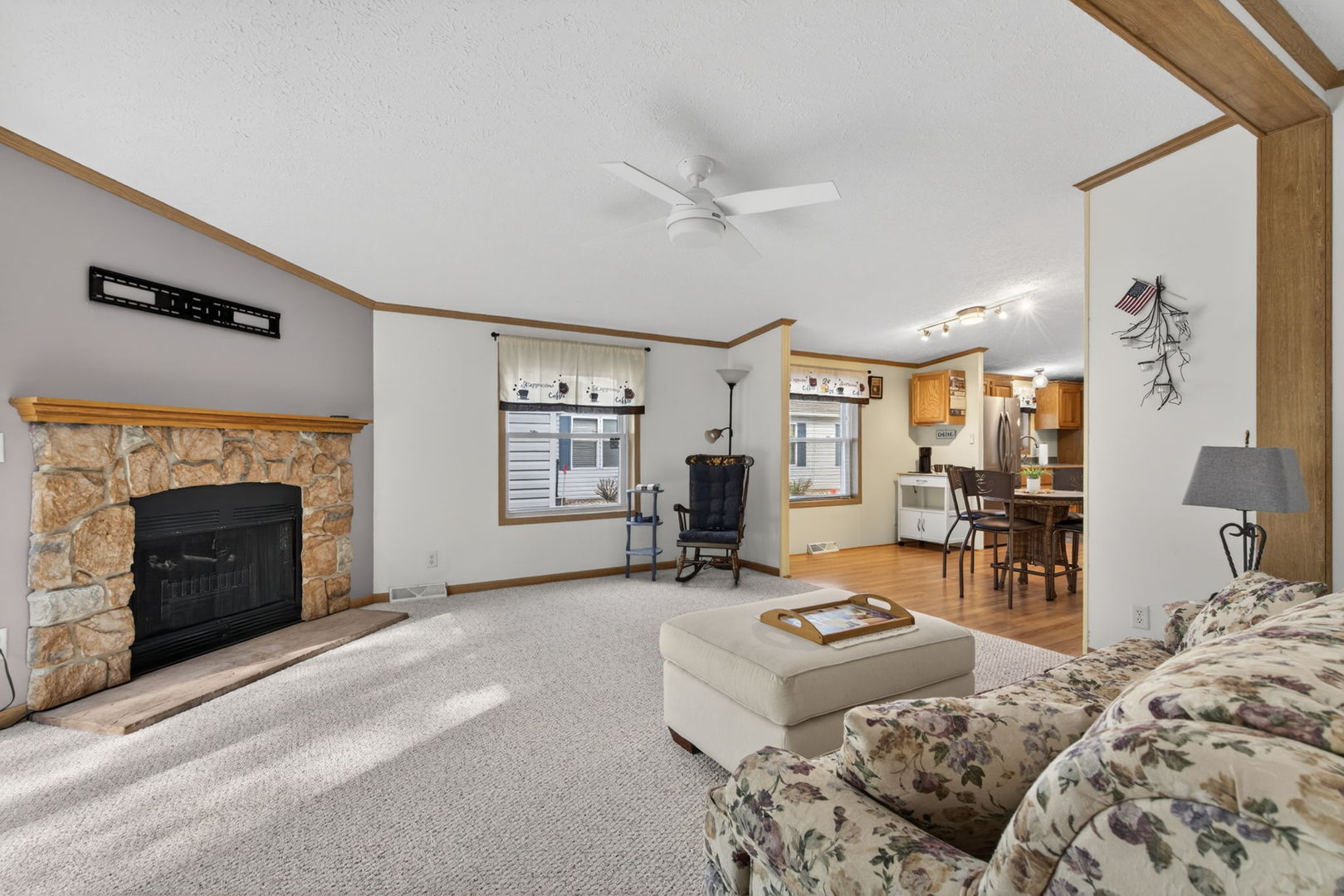 22533 S Woodside Drive, Channahon, IL 60410